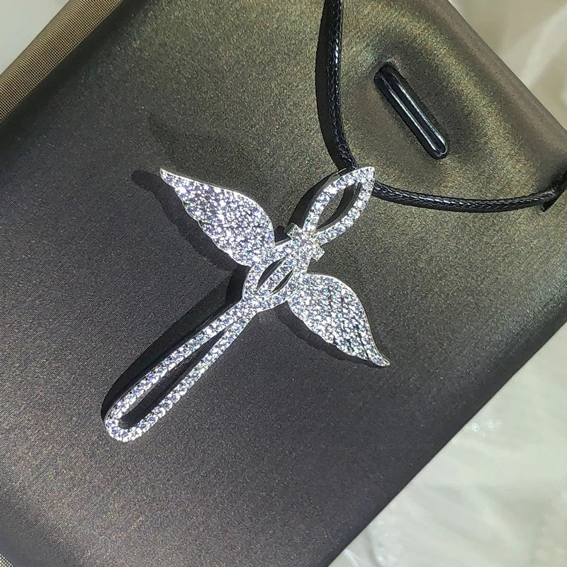 Funkelnder Engelanhänger mit Zirkonia 925 Silber